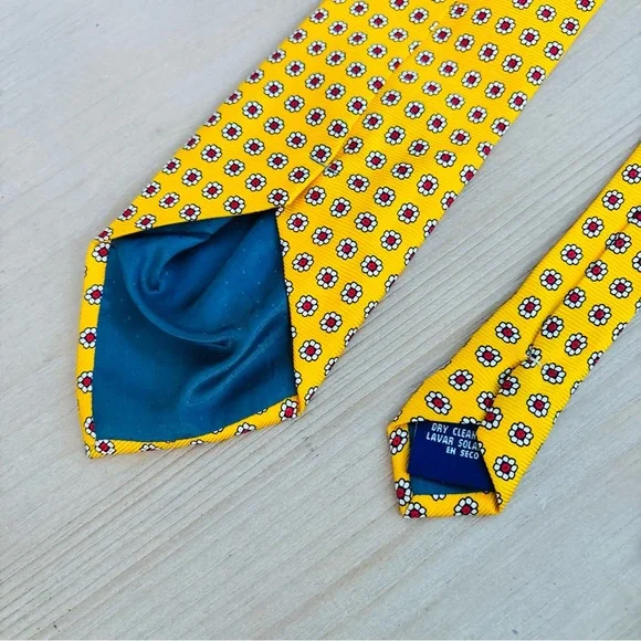 Hunt Club Men’s Yellow Floral Silk TieMade in Italy